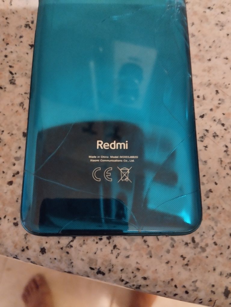 Xiaomi redmi 9 com capa riscada