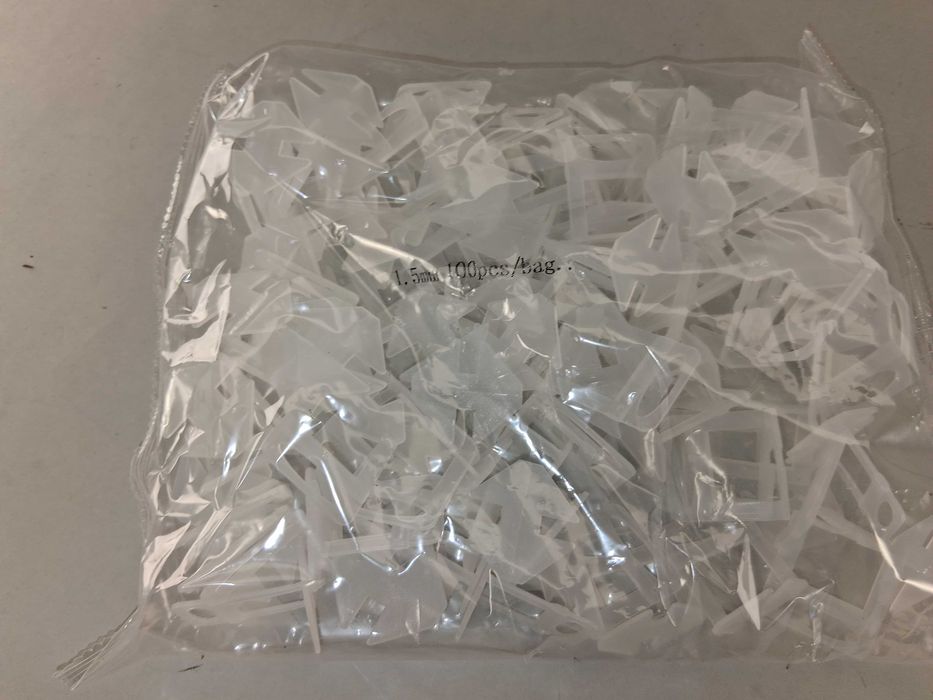 S241 Zestaw Klipsów Poziomujących 1.5mm Do Płytek Płytki 100 szt.