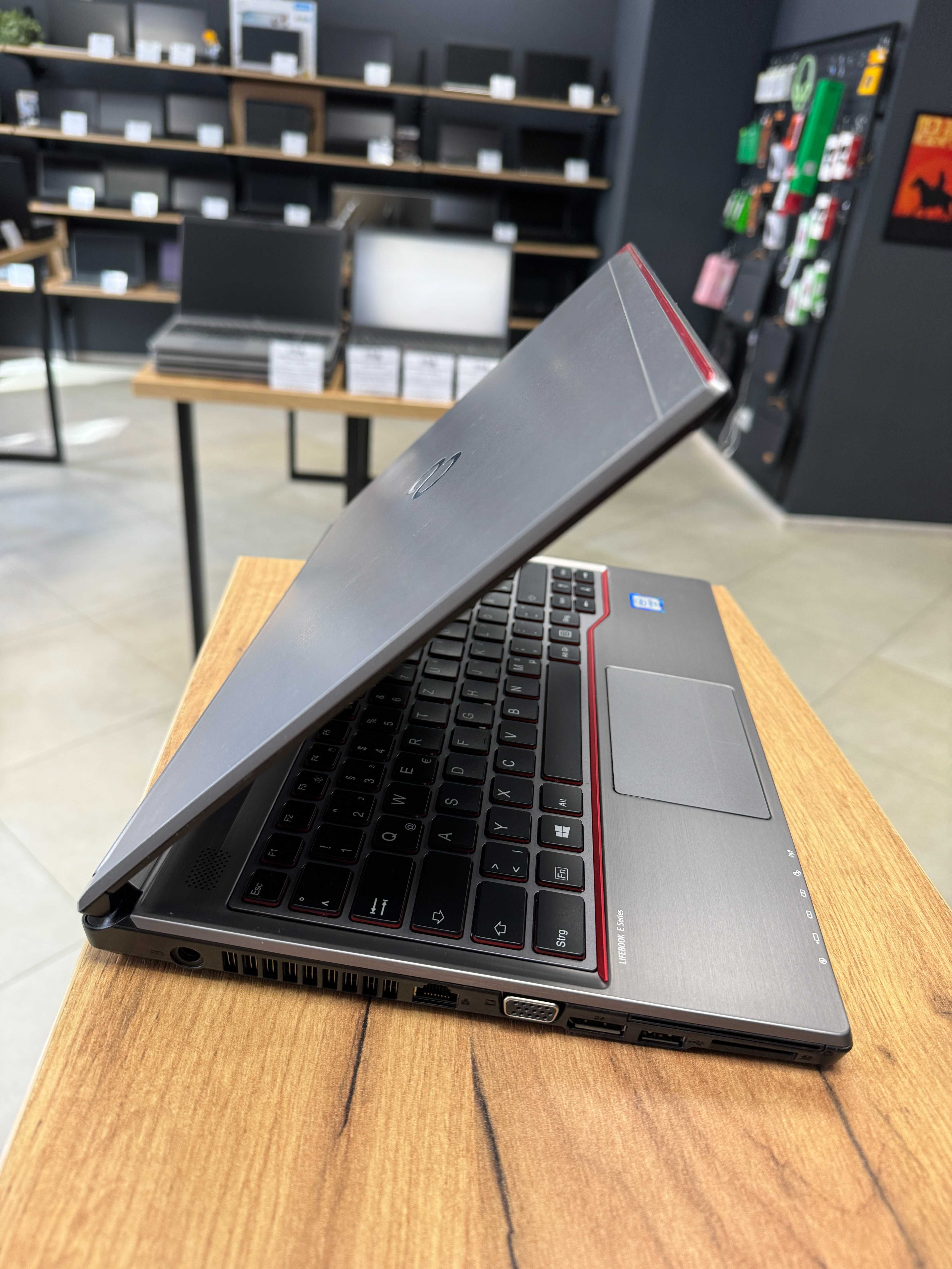 Ноутбук Fujitsu LifeBook E736 - i5 6300U/16 GB DDR4/250 SSD/Гарантія