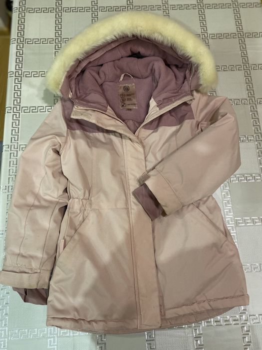 Зимова дівчача куртка