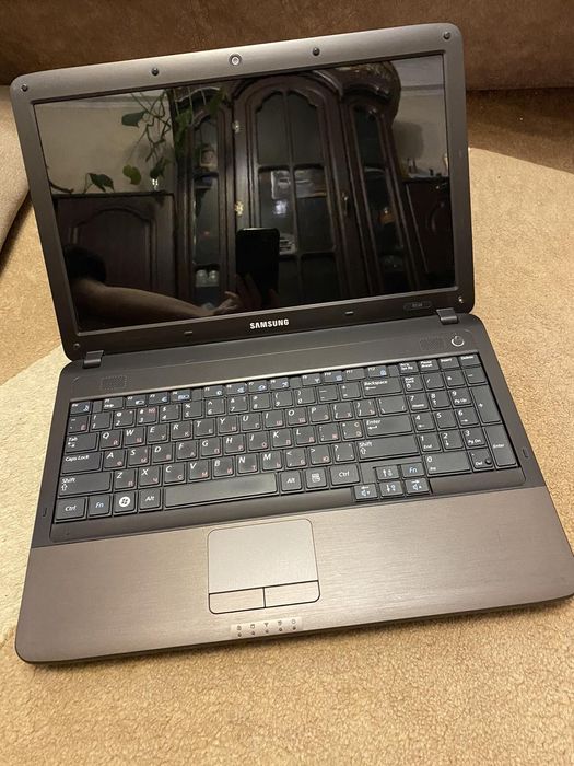 Ноутбук самсунг R538