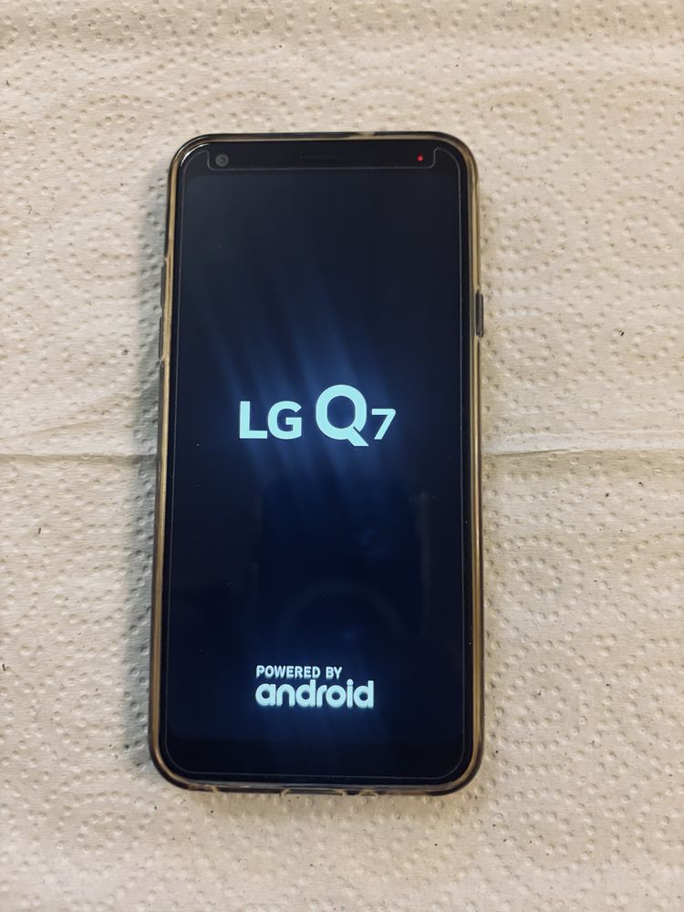 Telefon komórkowy LG Q7
