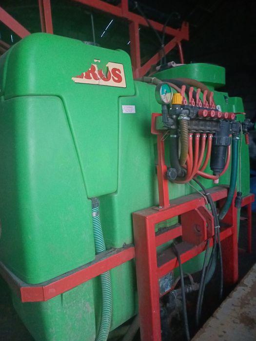 Opryskiwacz krukowiak 1000 litrow