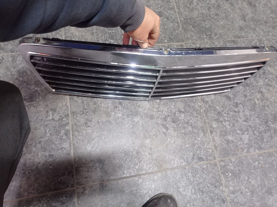 Решітка mercedes w210