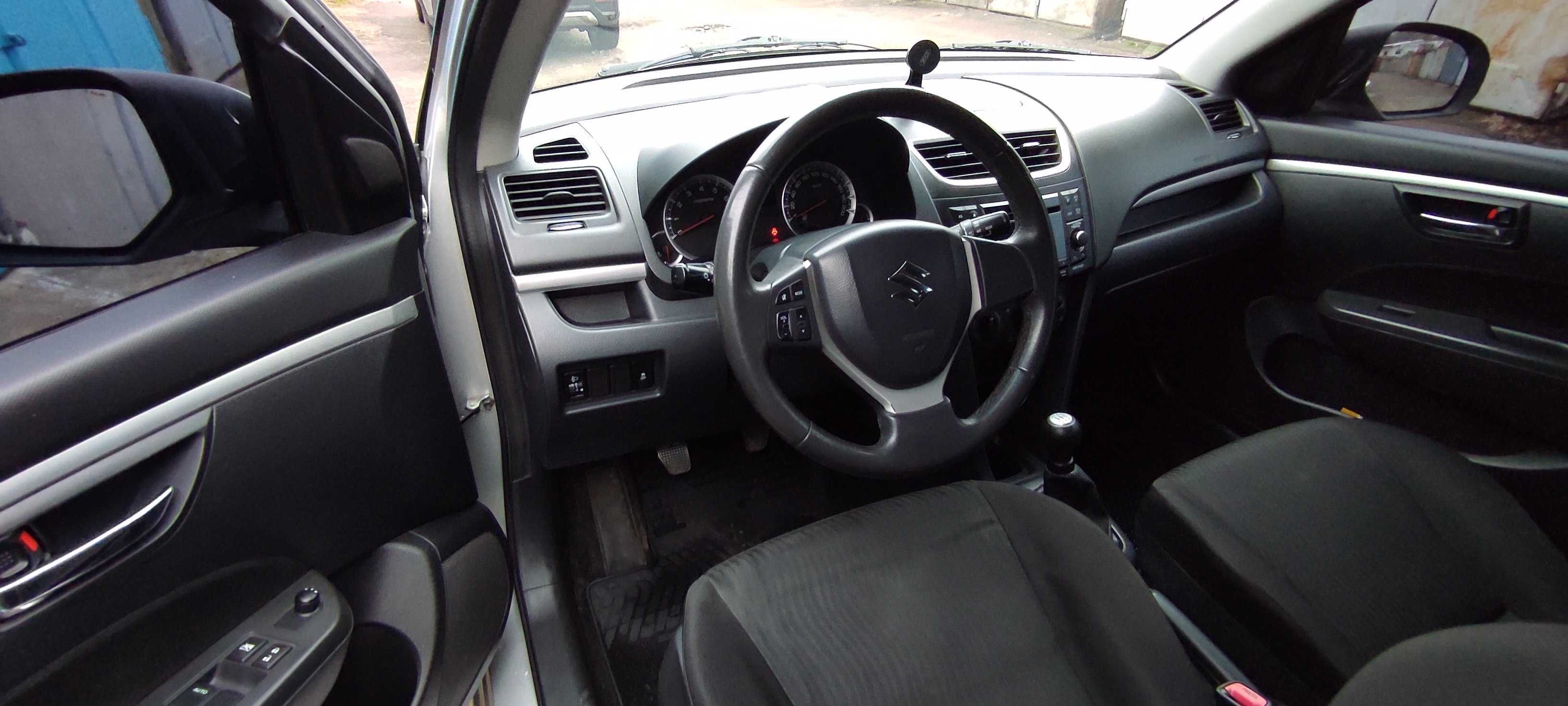 Продам авто Suzuki Swift 2011