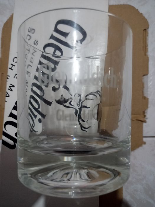 Copos Martin whisky Glenfiddich entre outros