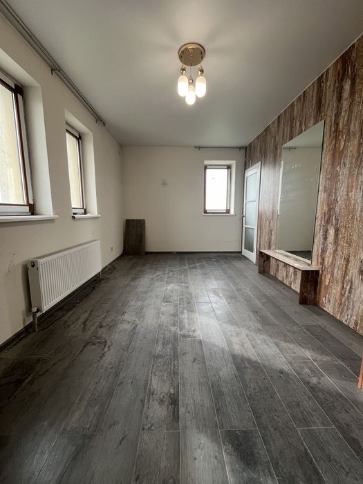 Продаж трикімнатної дворівневої квартири  Космонавтів.       ID-50-2