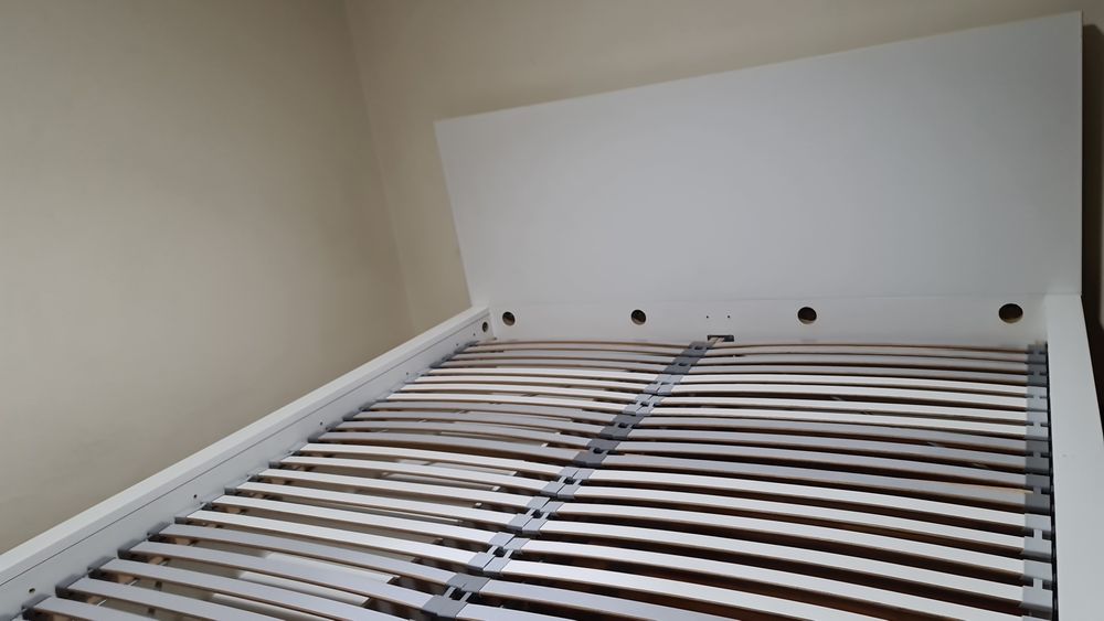 Cama ikea Malm 160x200 com estrado