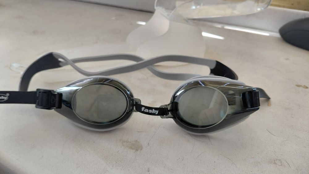 Окуляри для плавання. Ціна за 2 одиниці.