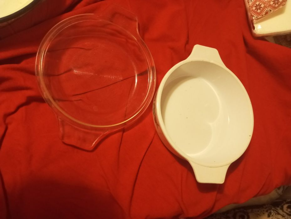 Кастрюля огнеупорная с крышкой салатница 0.7л СССР