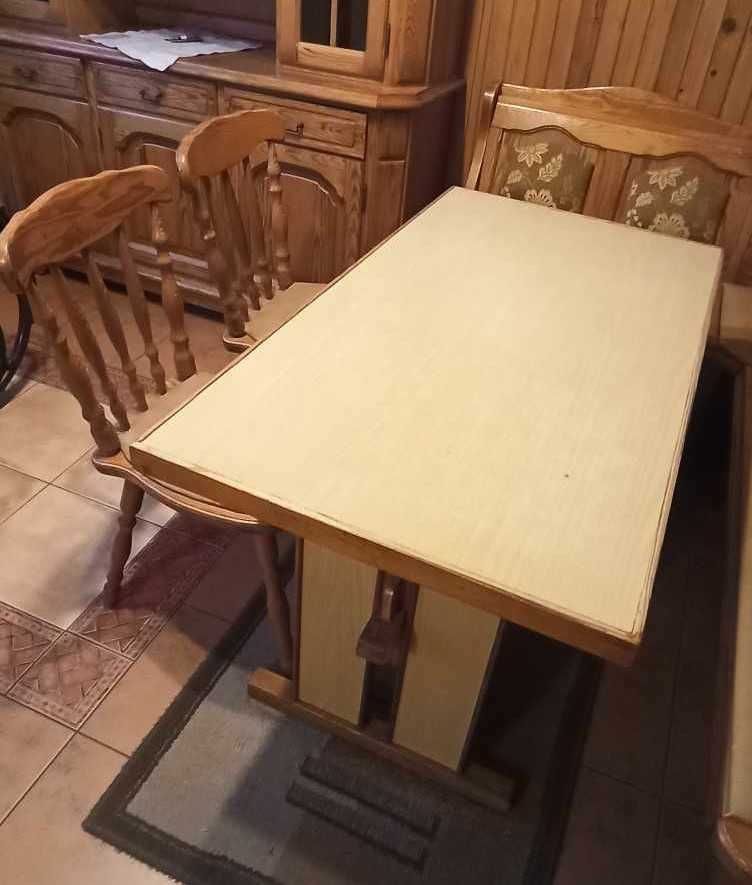 Drewniany Stół z 2 Krzesłami