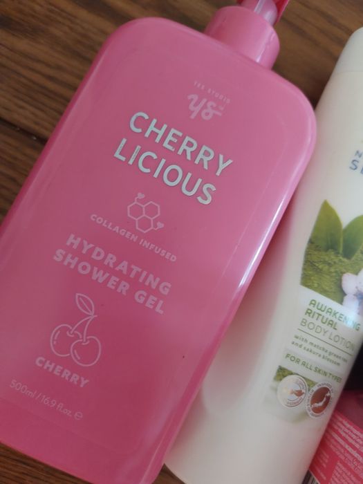 Zestaw kosmetyków Victoria's Secret peeling mgiełka żel balsam