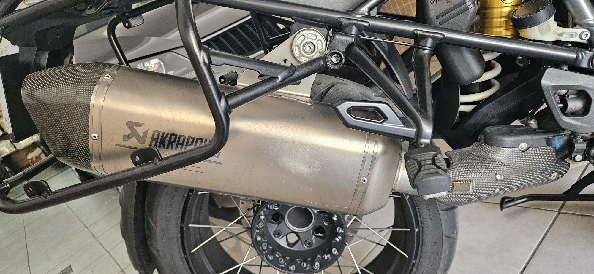 URGENTE Troca se escape Akrapovic GSA 1250