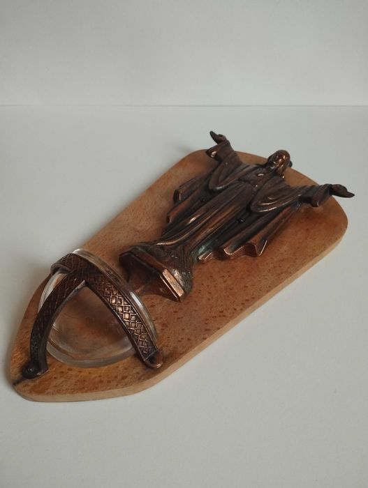 kropielnica z Panem Jezusem .