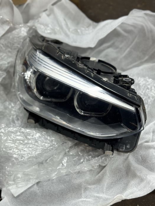 Фара передня права BMW X3 G01 фара передняя правая БМВ Х3 Г01