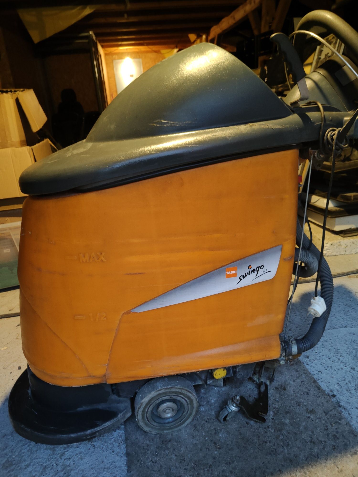 Szorowarka TASKI swingo 750B