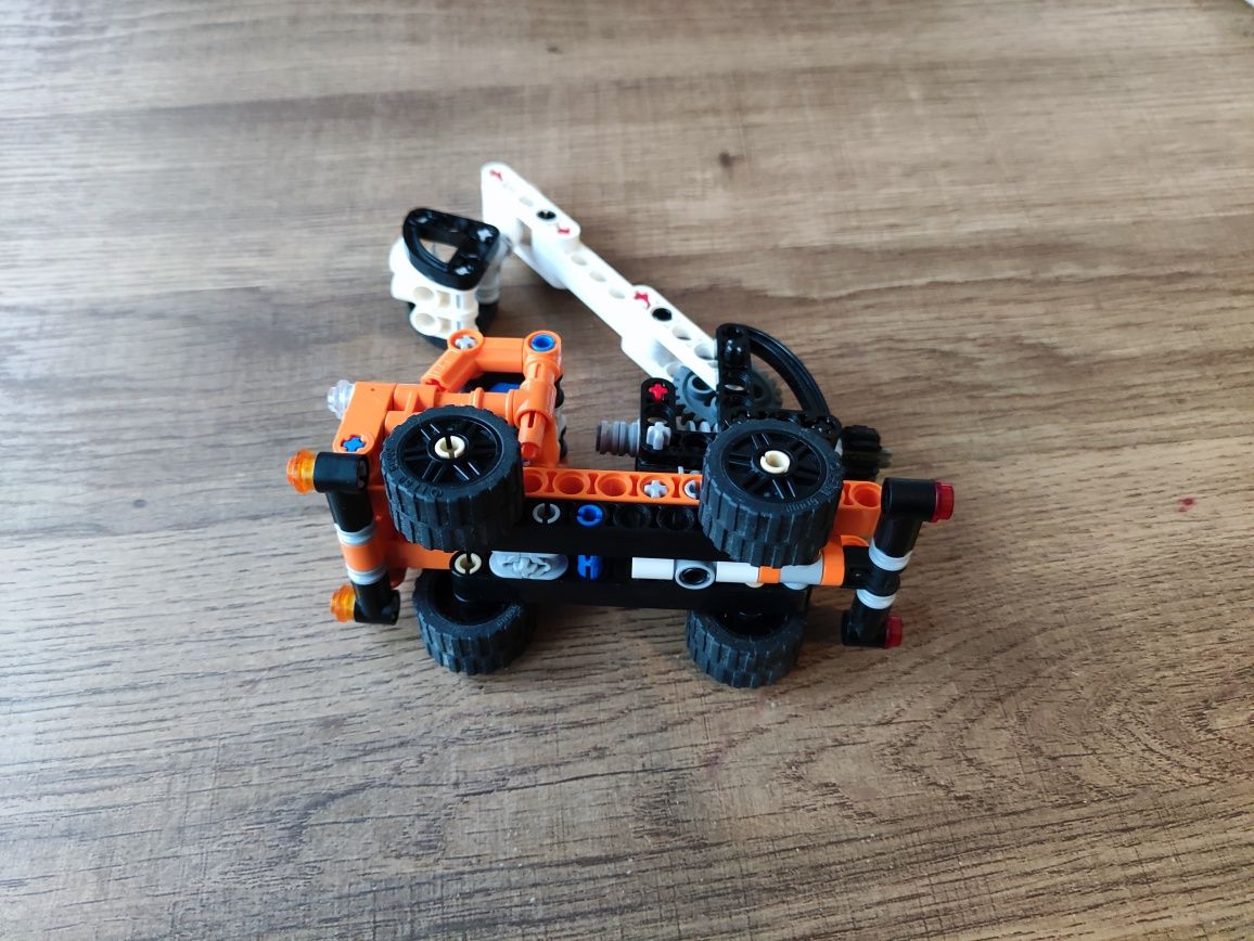 Zestaw 42088, Zbieracz wiśni, LEGO® Technic