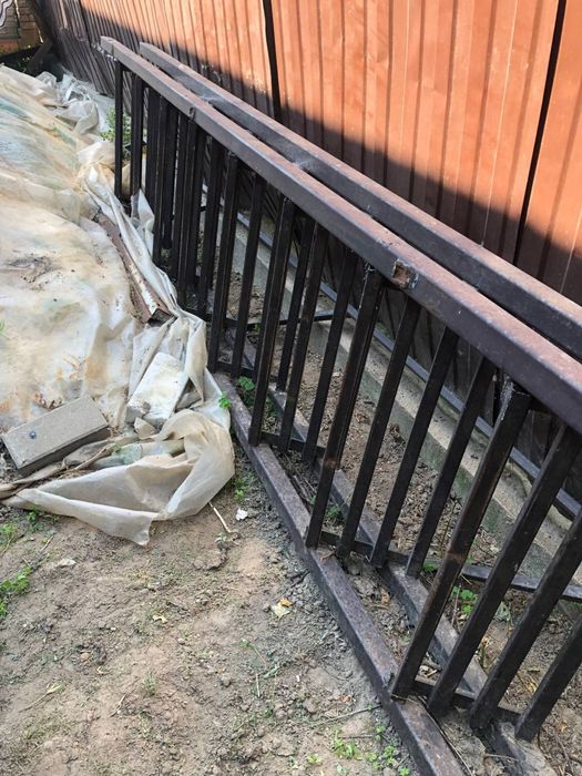 Продам металеві сходи