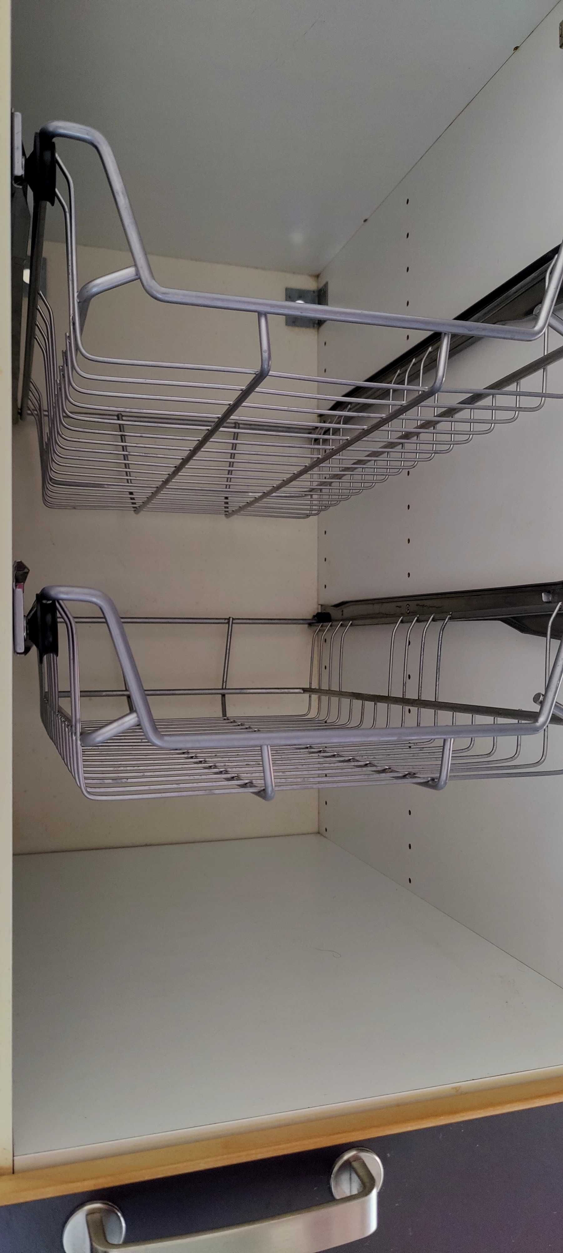 Armário despenseiro cinzento Ikea com prateleiras e cestos - 40x60x195