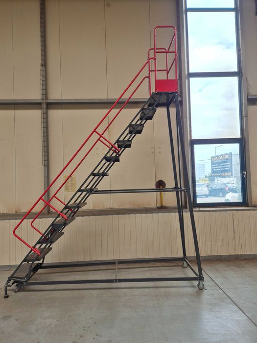 Używana Drabina magazynowa przejezdna Mega-M H 306 cm 12 stopni