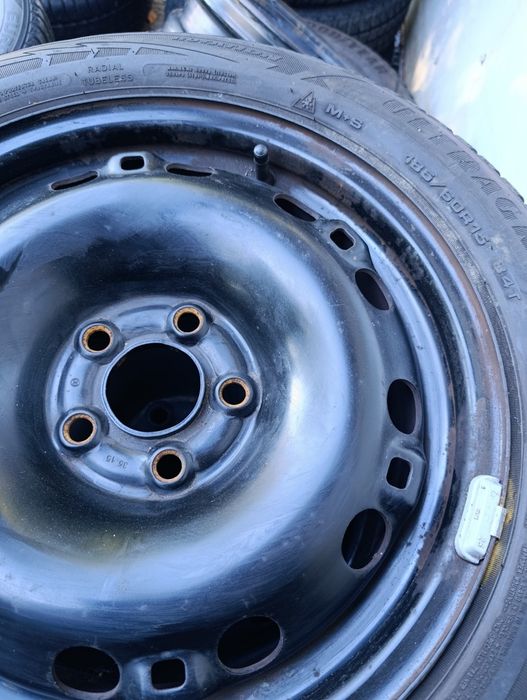 185/60/15 Good year ultra grip 9