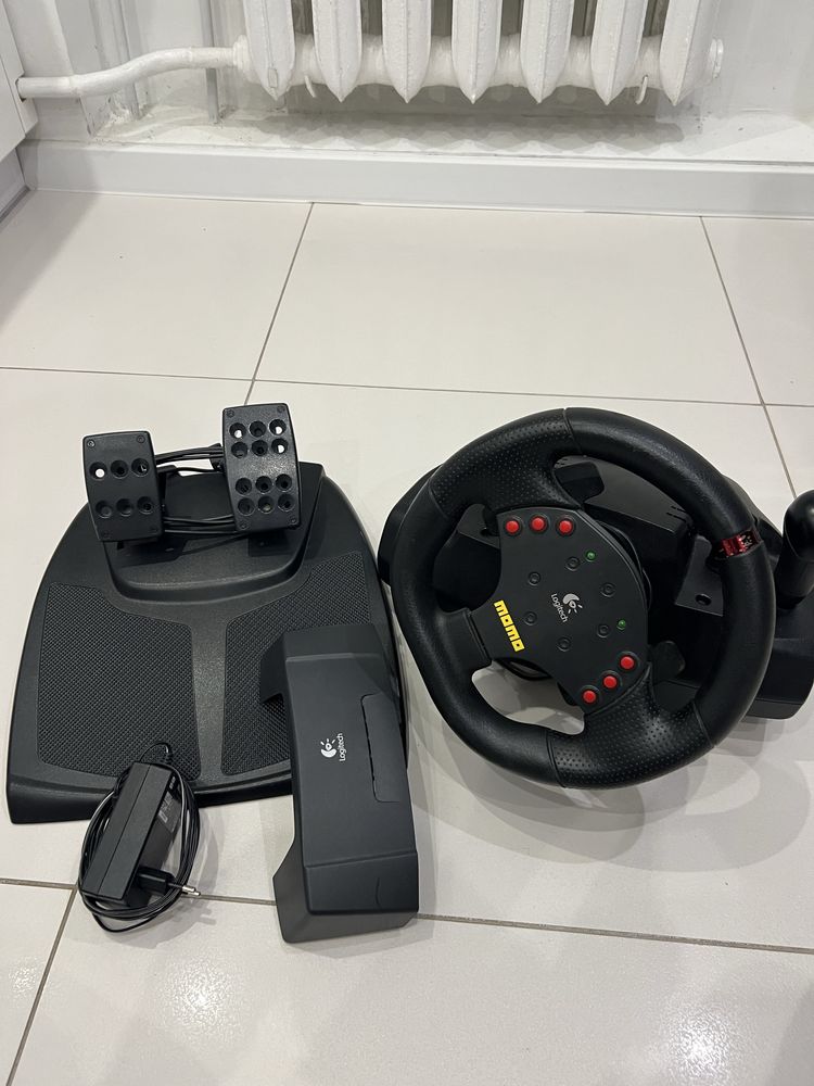 Ігровий Руль / Ігрове Кермо Logitech MOMO Racing Force