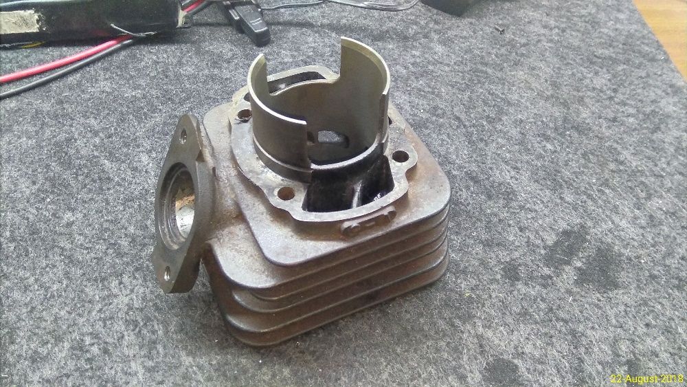 циліндр Honda AF 80сс