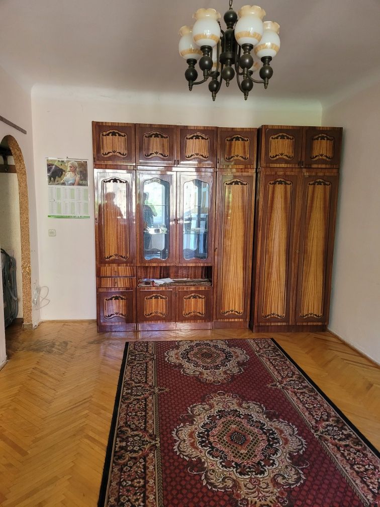 Продам 2 км.кв.в самому серці міста по вул.Незалежності (гот.Надія)
