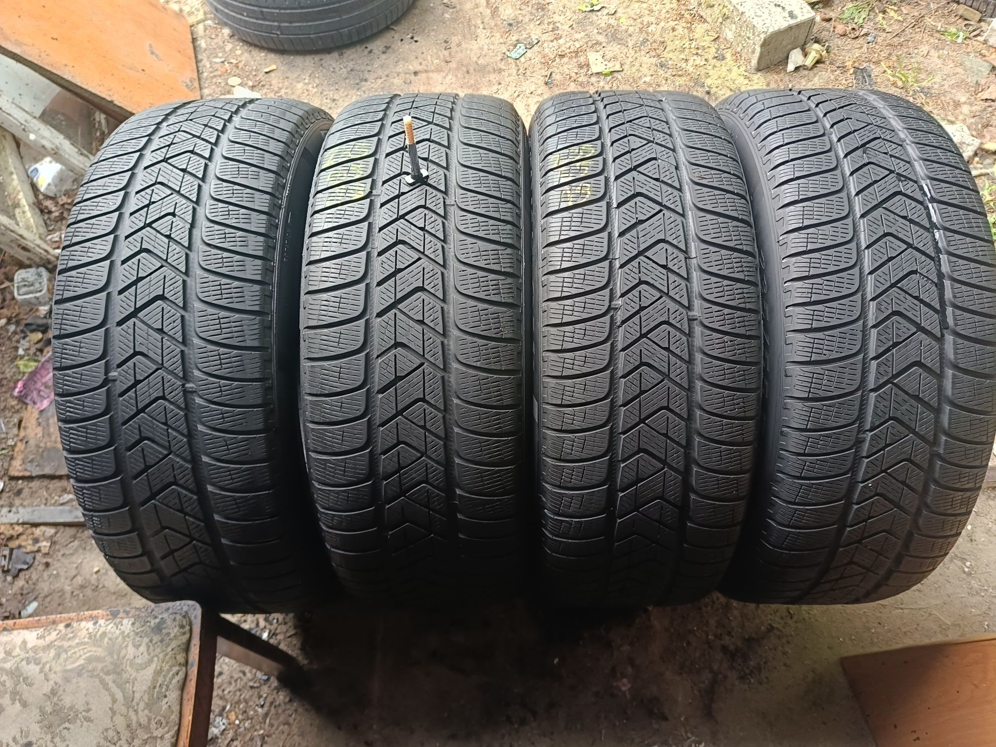 Opony zimowe 235/55r19