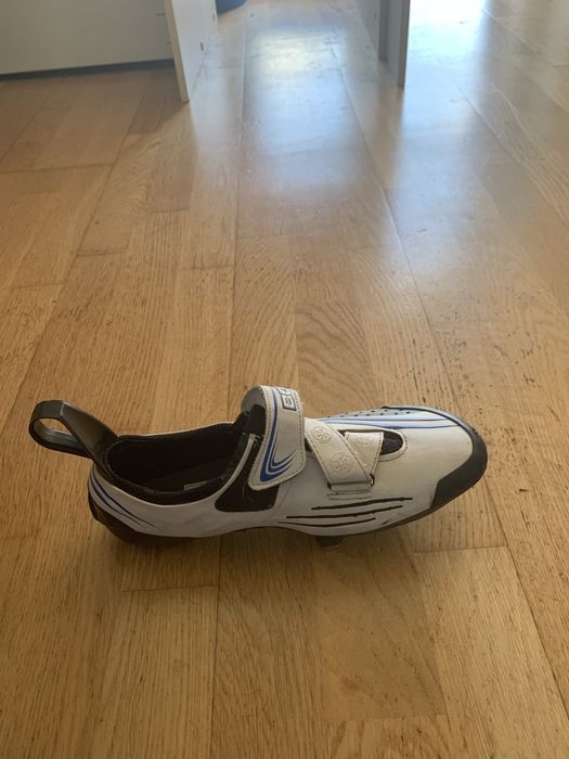 Sapatos de encaixe (de estrada) + pedais