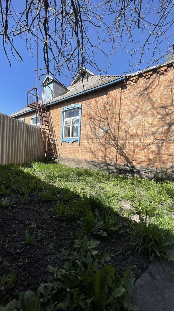 Продається будинок в селі Абазівка, Полтавському районі.