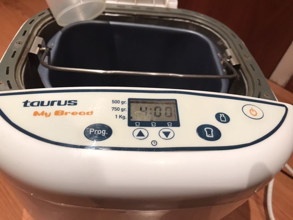 Maquina fazer pao marca Taurus