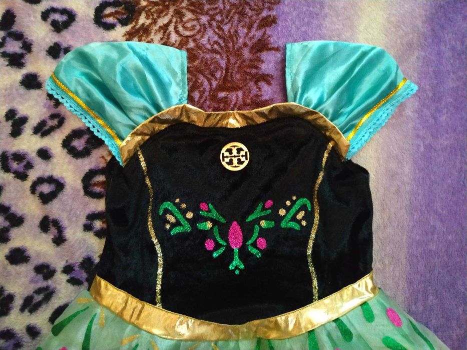 Карнавальное платье принцессы Анны  холодное сердце на 8-9 лет