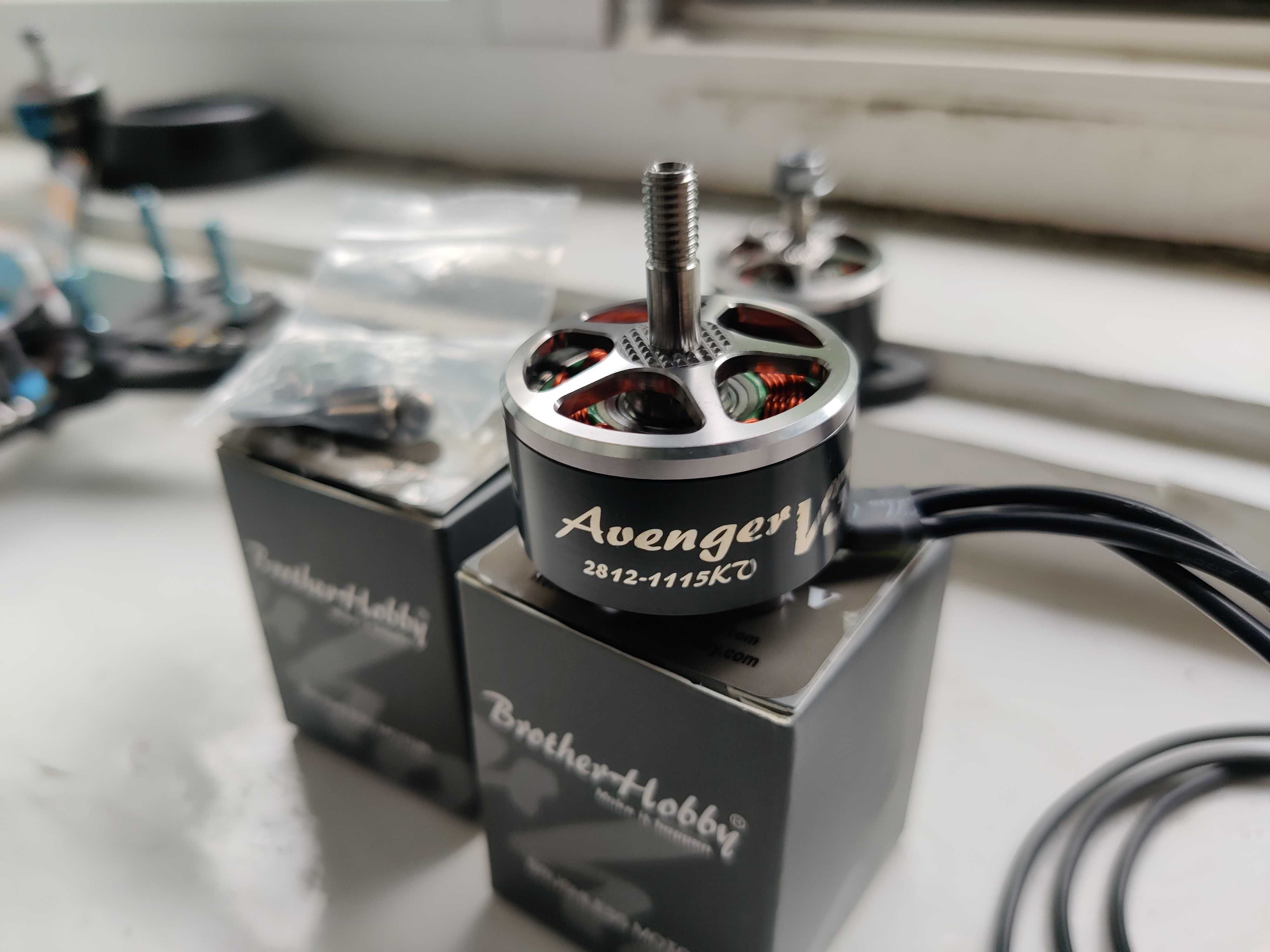 Двигун мотор BrotherHobby Avenger 2812 900kv під 4-6S акумулятор FPV