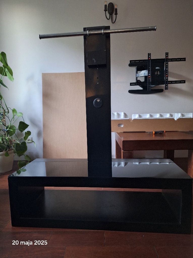 Multimebel regał RTV z wieszakiem na TV LED OLED