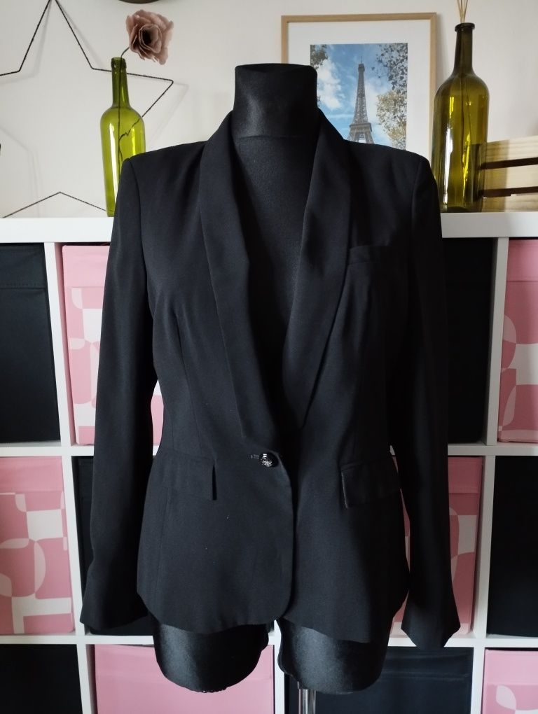Elegancka taliowana czarna marynarka żakiet dunnes stores