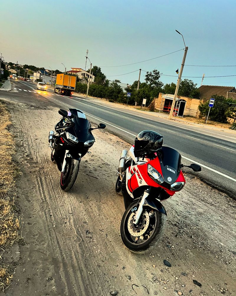 YAMAHA R6 2001года