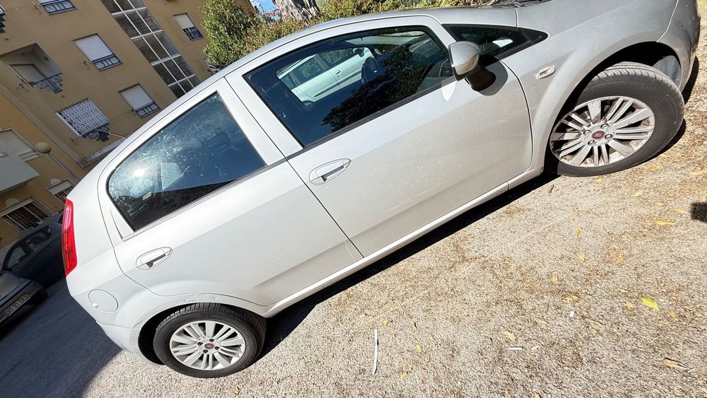 Fiat Punto bem conservado