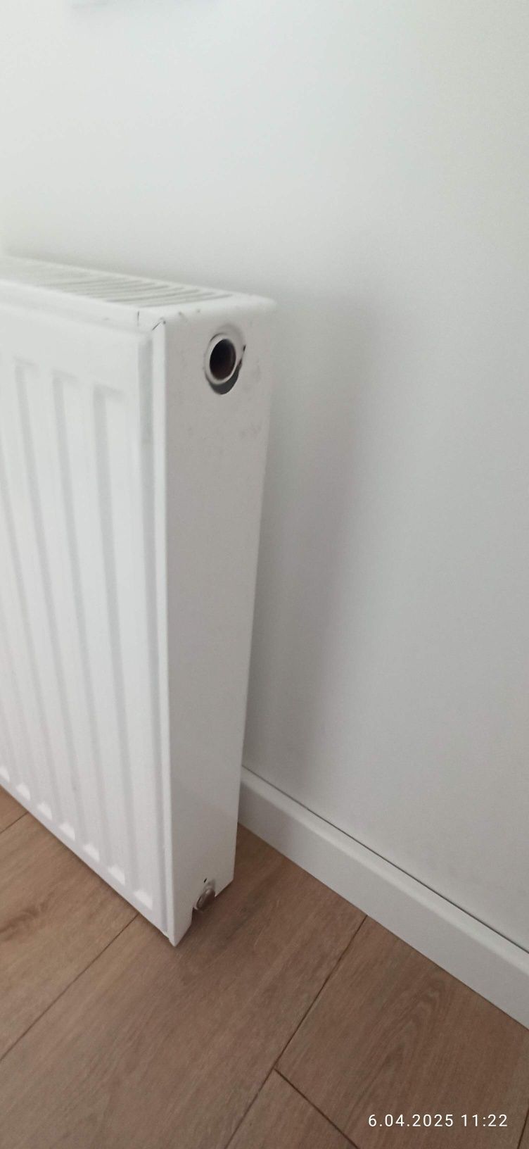 Kaloryfer grzeknik 600x400 podłączenie dolne