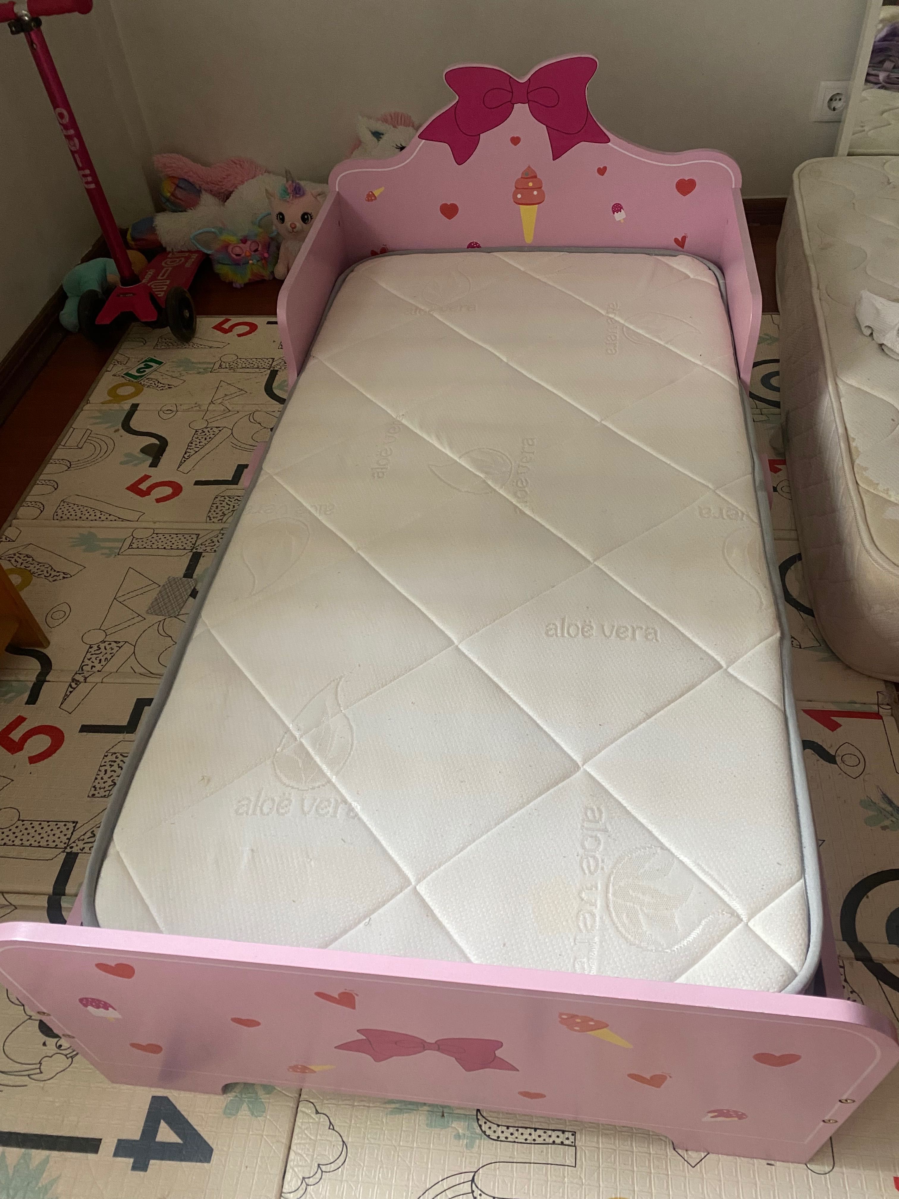 Cama infantil com colchão