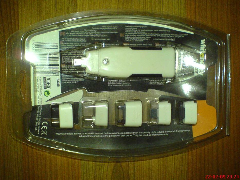 ŁADOWARKA DO KOMÓREK SMARFONÓW przenośna na baterie różne wtyczki nowa