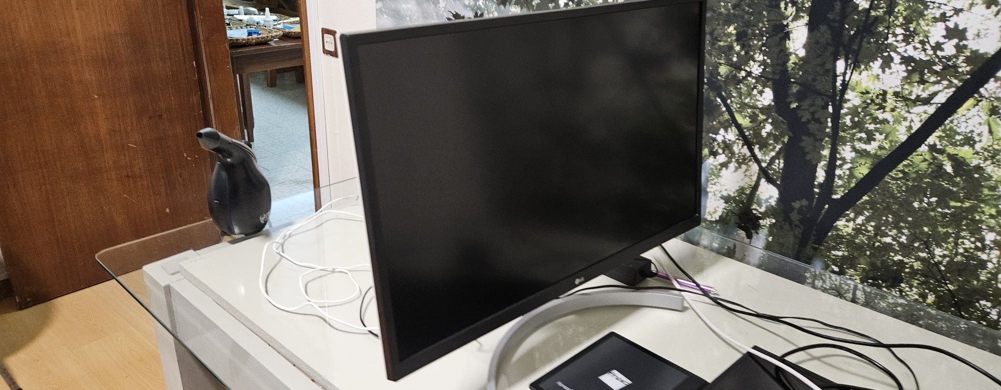 LG 27UL500 de 27 polegadas com resolução 4K UHD.
Perfeit