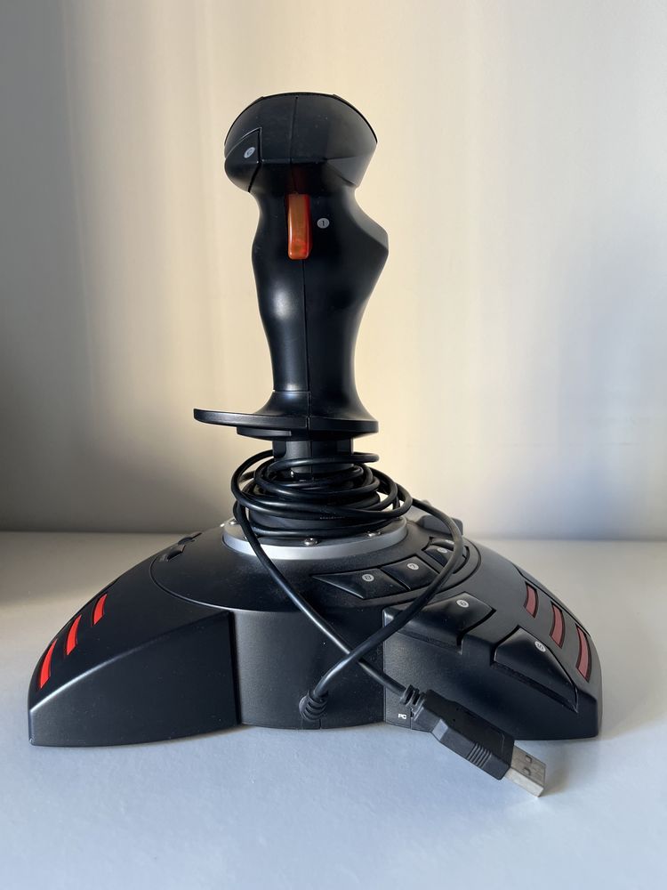 Joystick Thrustmaster T.Flight Stick