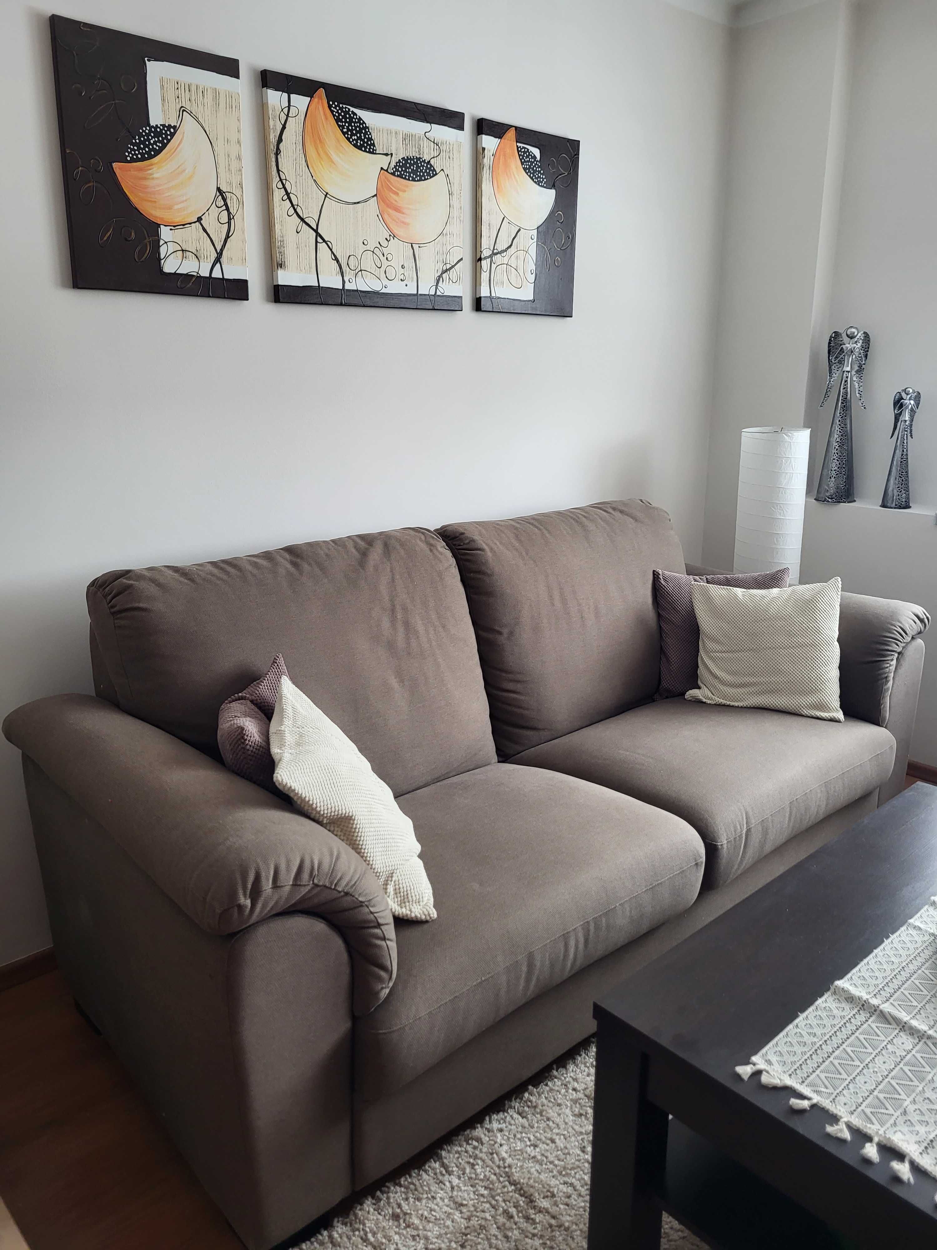 Sofa 3 osobowa jak nowa oraz narożnik z funkcją spania.
