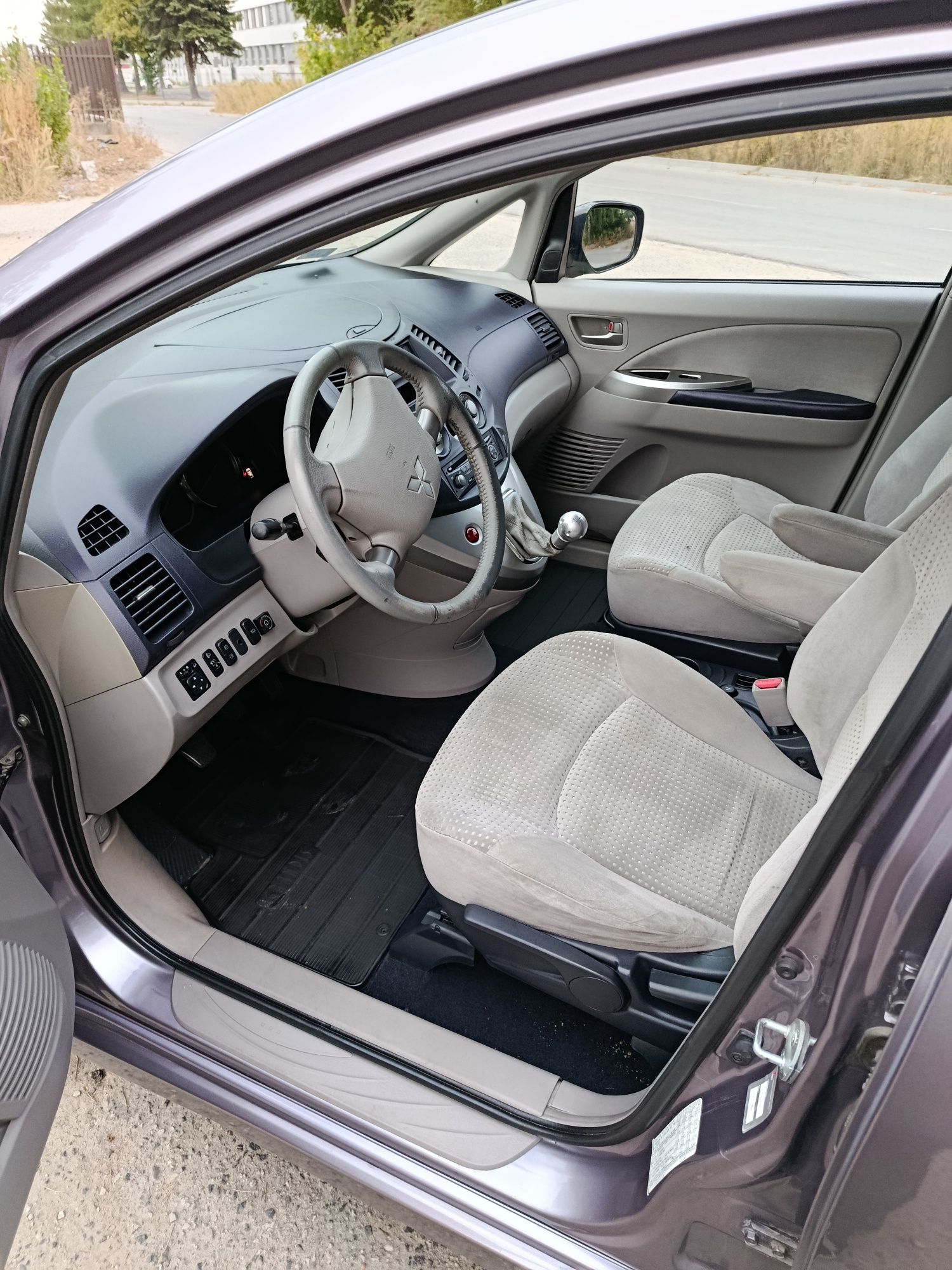 Mitsubishi Grandis