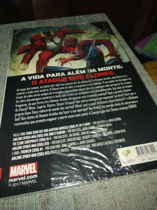 Primeiro livro da série - Homem aranha - a conspiração dos clones - li