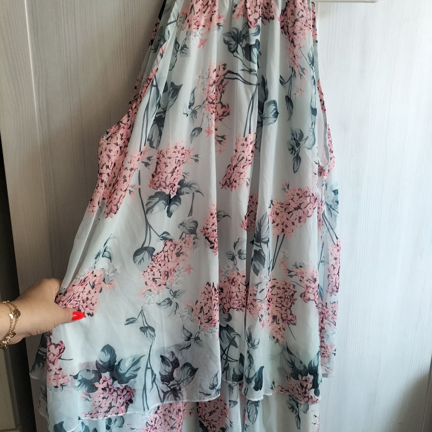 Letnia zwiewna sukienka w kwiaty Shein