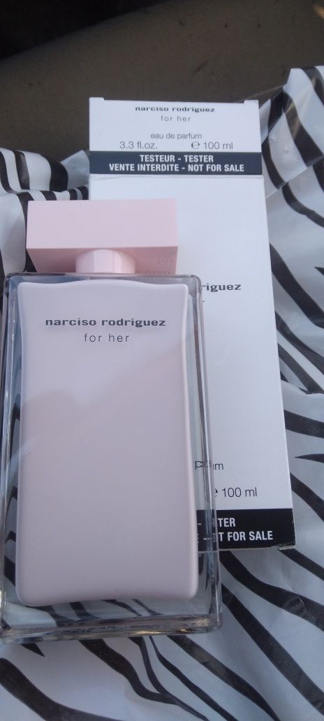 Perfumes novos em caixa 50 % desconto