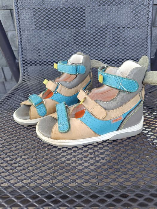 Sandały dziecięce ortopedyczne rozm 26, dł 17,5 cm