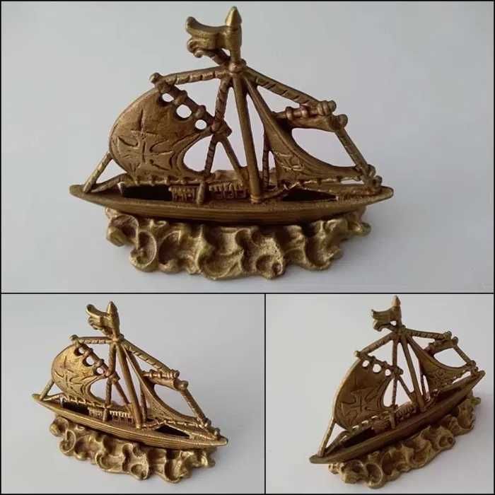 Diversos artigos de artesanato em bronze (ver imagens seguintes)